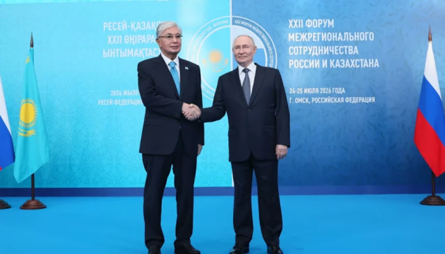 Касим-Жомарт Токаєв та Володимир Путін під час зустрічі в Омську 25 липня 2026 року