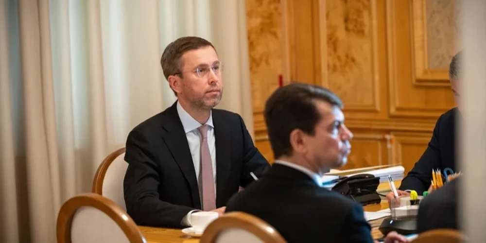 Люди ховаються у станції метро під час російської ракетної атаки по Києву в ніч проти 30 липня 2026 року