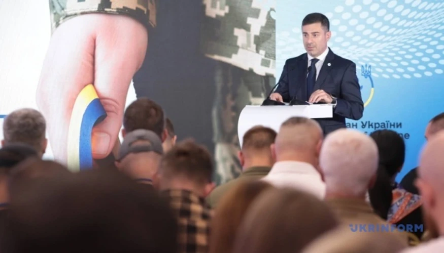 Дмитро Лубінець під час презентації спеціальної доповіді про ветеранську політику