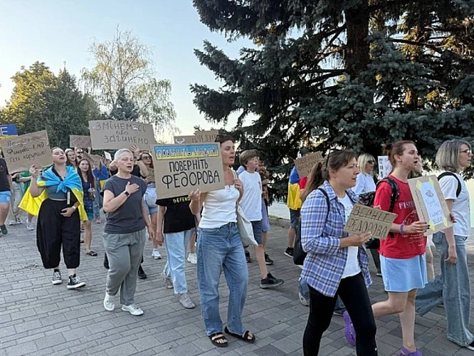 У Києві розпочалася хода: протестувальники вимагають повернути Федорова в Міноборони