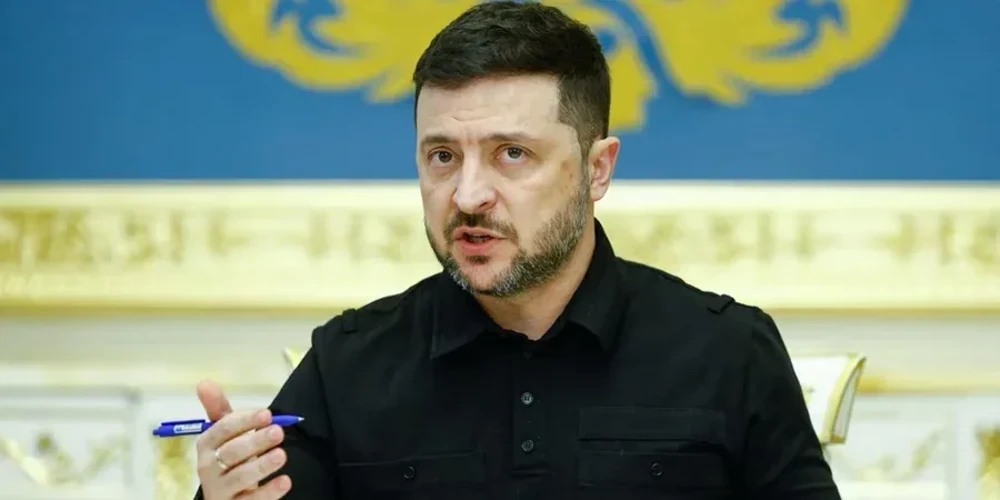 Хто ухвалював продовження воєнного стану та мобілізації в Україні
