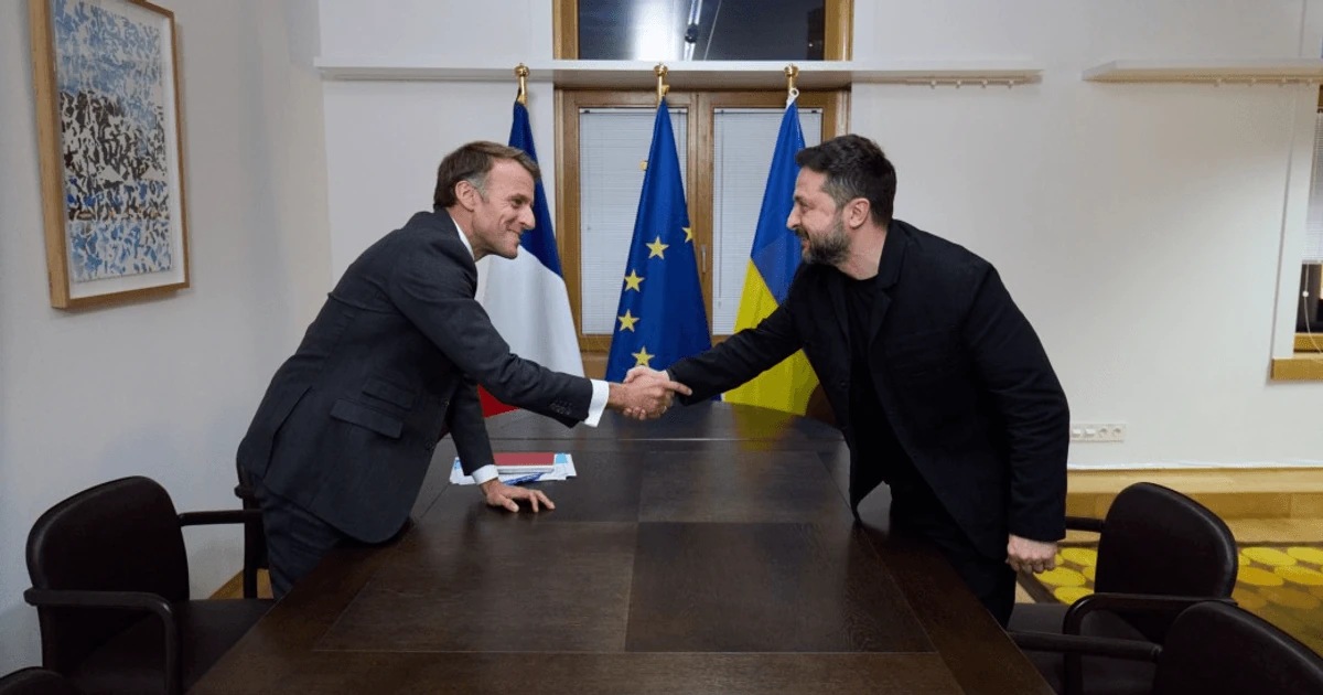 Зеленський і Макрон у Брюсселі: хто і які ліцензії на зброю передав Україні