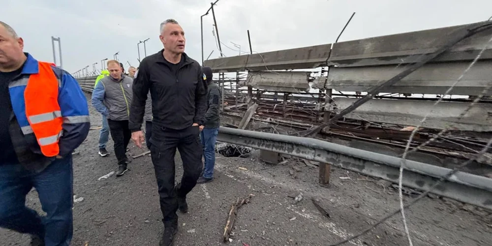 Поїзди на ділянці метро через Південний мост знову курсують